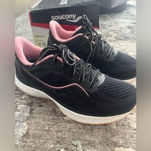 COPY - Size 8.5 Saucony Hurricane 23 Sneakers (never worn)